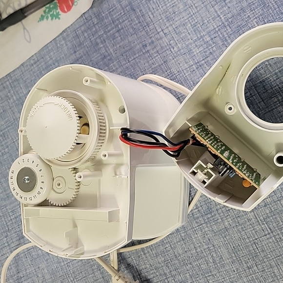 Gevalia Coffee Bean Grinder. Used Clean Works Well. My Guess Early 2000 Model. - Picture 16 of 16